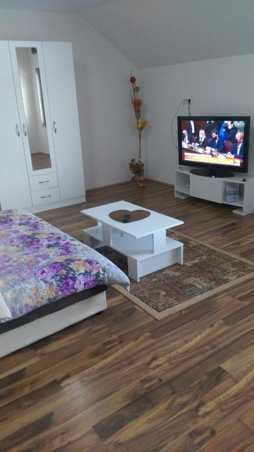 Apartamento Stan Na Dan Gornji Milanovac-Centar-Nova Gradnja Exterior foto